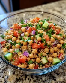 Salade de quinoa et de pois chiches saine